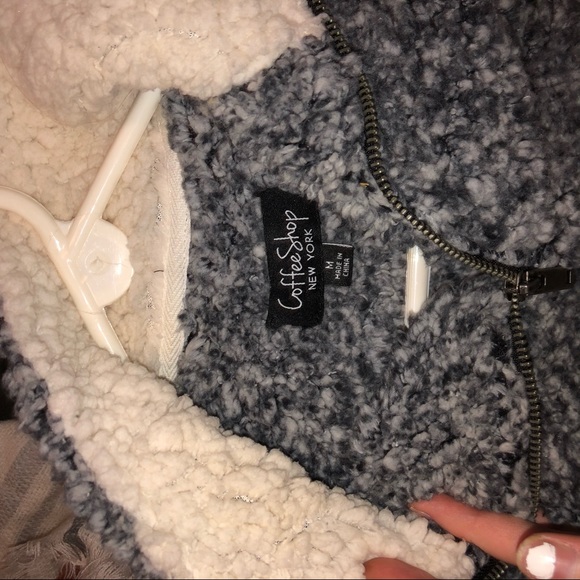 Fuzzy Sherpa pullover jacket - Picture 2 of 3